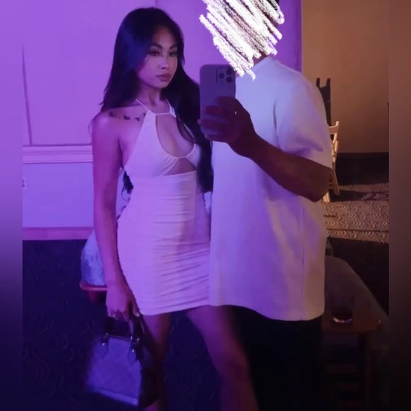 Oh Polly Keyhole Halter Mini Dress - Picture 5 of 5